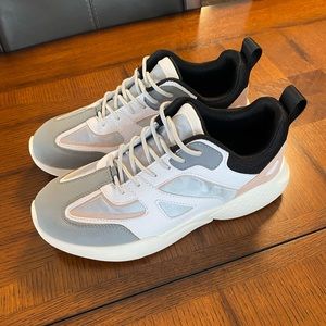 ASOS Design Dominican Chunky Sneaker in Gray Peach and White